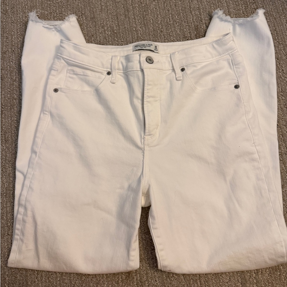 Abercrombie & Fitch White Super Skinny Ankle Jeans **see photo